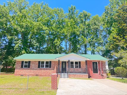 210 Grayson Street active home in Sunny Dell, Walterboro, SC