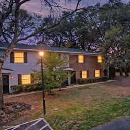 21 Rivers Point Row Apt 9g