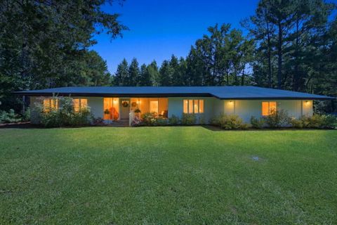 303 Woodbridge Road