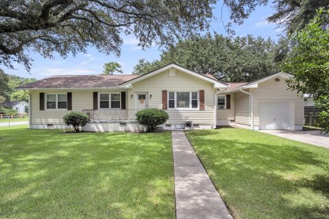 2236 Woodland Shores Road