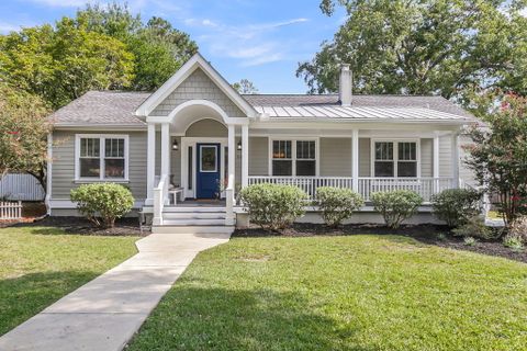 211 E Richardson Avenue