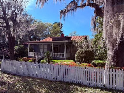 102 S Palmetto Street