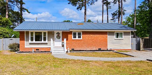718 Azalea active home in Hyde Park, Walterboro, SC