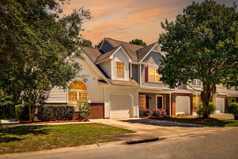 406 Poplar Grove Place active home in Summer Wood, Summerville, SC