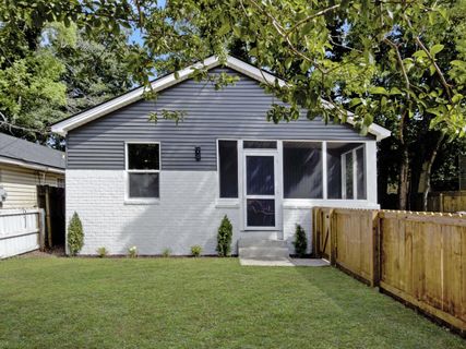 1937 Baxter Street