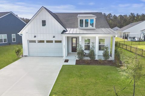 2221 Laurel Oak Avenue