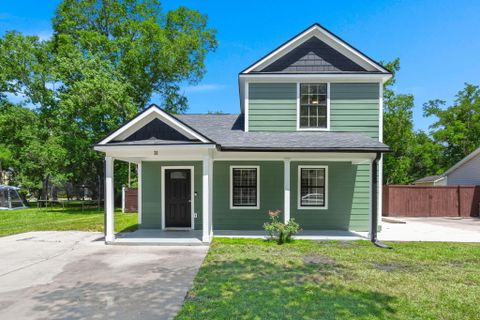 31 Woodleaf Court