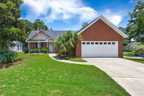 Homes in The Lakes, Charleston