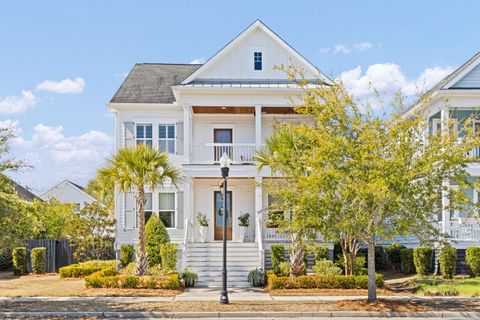 2421 Louisville Street