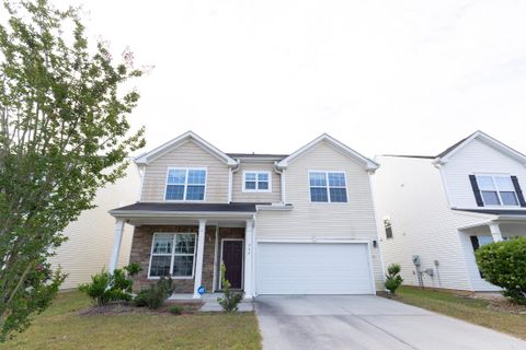 984 Augustine Court active home in Myers Mill, Summerville, SC
