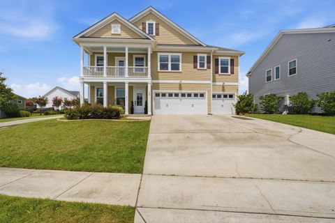 566 Pendleton Drive active home in Foxbank Plantation, Moncks Corner, SC