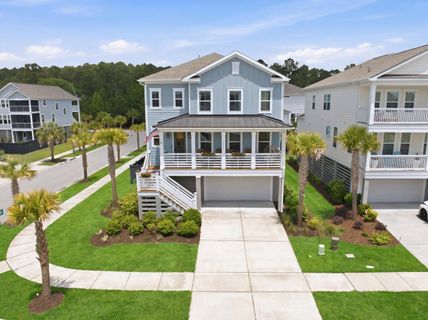 1580 Farmers Way active home in Liberty Hill Farm, Mount Pleasant, SC