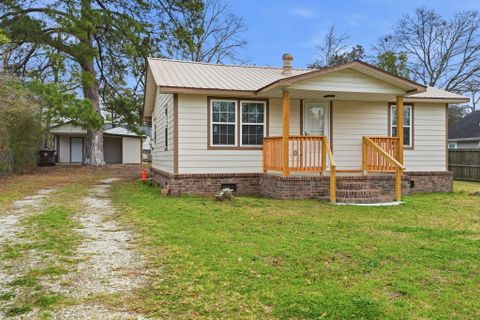 104 O Carroll Street active home in Mitten Park & Terrace, Moncks Corner, SC