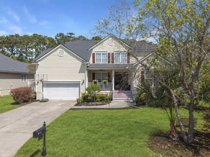 1473 Oakhurst Drive active home in Rivertowne Country Club, Mount Pleasant, SC