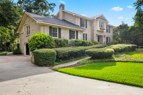 506 Fairington Drive