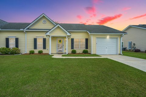 218 Dupont Way