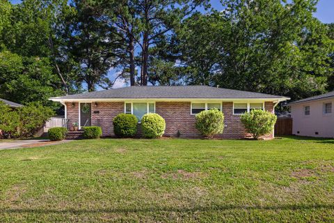 1056 Keats Road active home in East Oak Forest, Charleston, SC