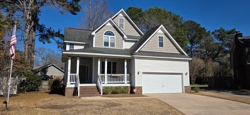 110 Freeport Street active home in South Pointe, Summerville, SC