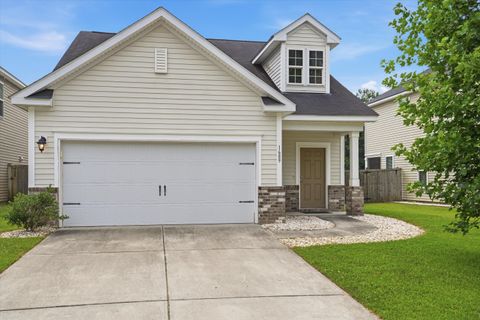 1689 Eider Down Drive active home in Drakesborough, Summerville, SC