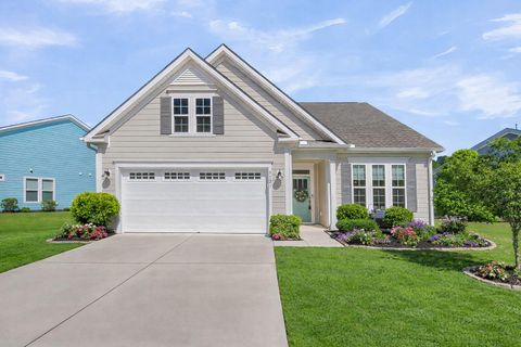 3121 Cross Vine Lane active home in The Ponds, Summerville, SC
