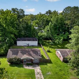 221 Forest Circle