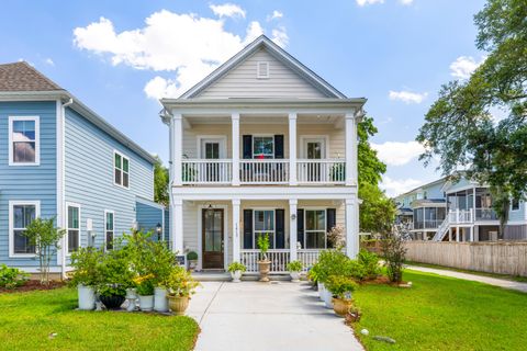 1413 Tangles Trail active home in Oak Bluff, Charleston, SC