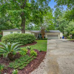 1053 Planters Curve