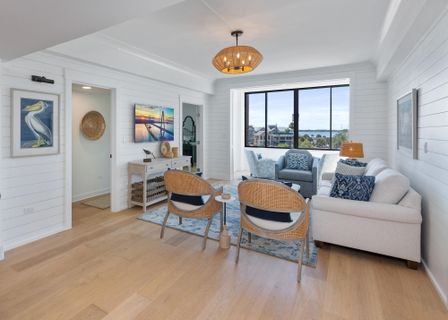 14 Lockwood Drive Apt 2d active home in Ashley House, Charleston, SC