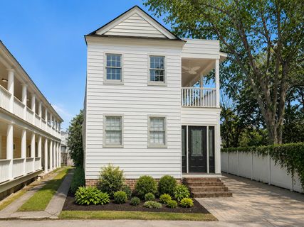 8 Islington Court active home in Cannonborough-Elliotborough, Charleston, SC