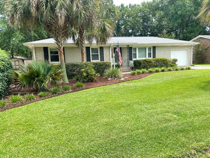 2039 Bishop Drive