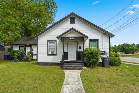 1902 Iris Street D