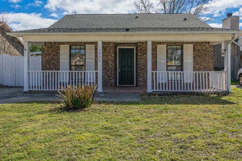 1009 Douglas Wayne Road