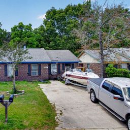 350 Dorchester Manor Boulevard