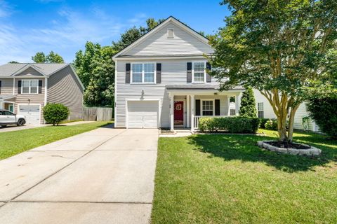 226 Emerald Isle Drive active home in Moss Grove Plantation, Moncks Corner, SC