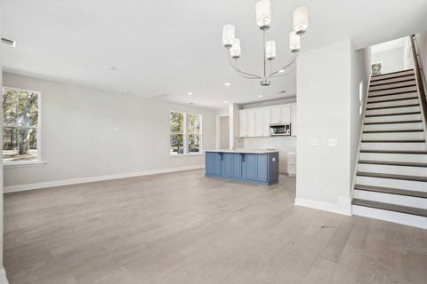 190 Claret Cup Way