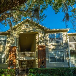 1600 Long Grove Drive 1422