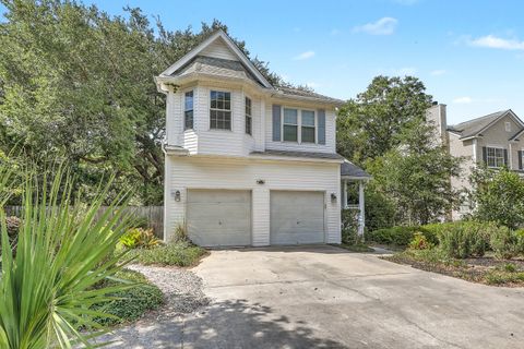 1759 Crystal Lake Drive active home in Wexford Sound, Charleston, SC