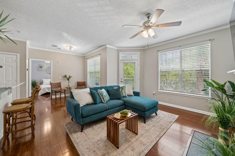 45 Sycamore Avenue 927
