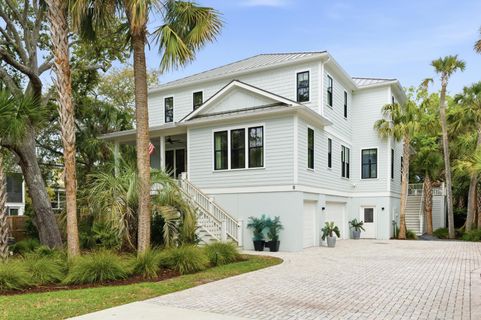 8 29th Avenue