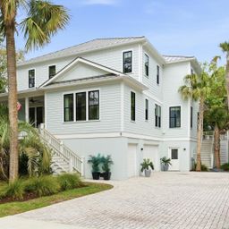8 29th Avenue