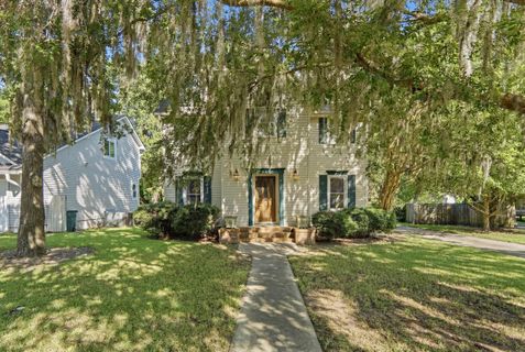 36 Manor Boulevard