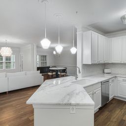 1025 Riverland Woods Place 812