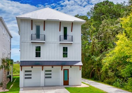 A home in The Enclave, Pawleys Island