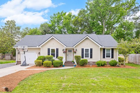 1535 Kentwood Circle