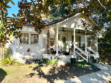 1150 Pleasant Pines Street