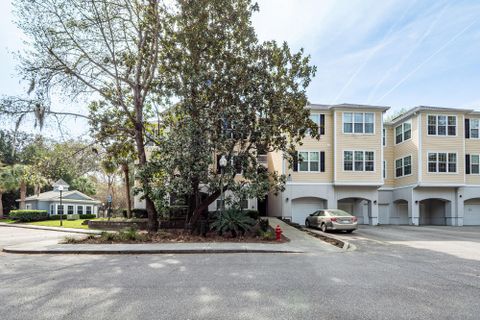 60 Fenwick Hall Allee Alley Apt 735