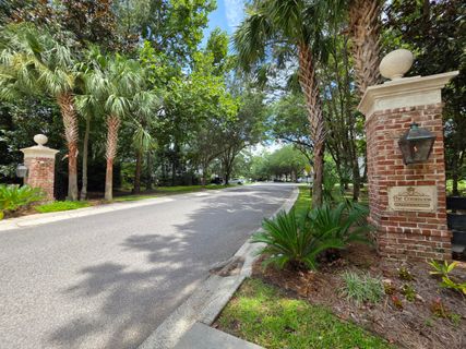 1660 St Johns Parrish Way