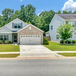 105 Clydesdale Circle
