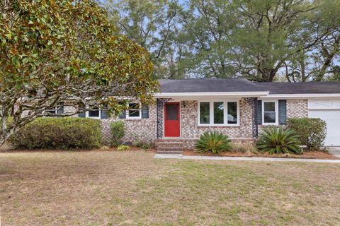 1072 Kentwood Circle