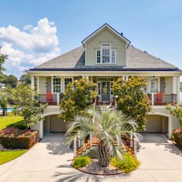 1605 Rivertowne Country Club Drive